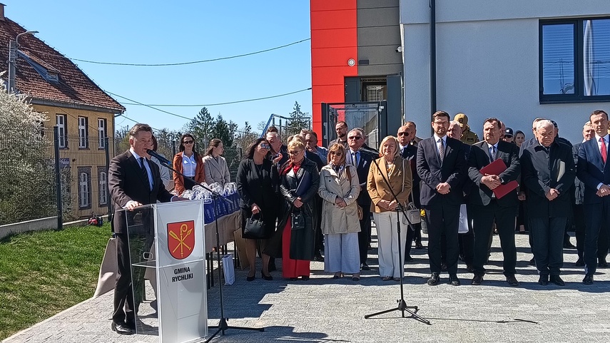 Urzędowe otwarcie z pompą  zdjęcie nr 346262