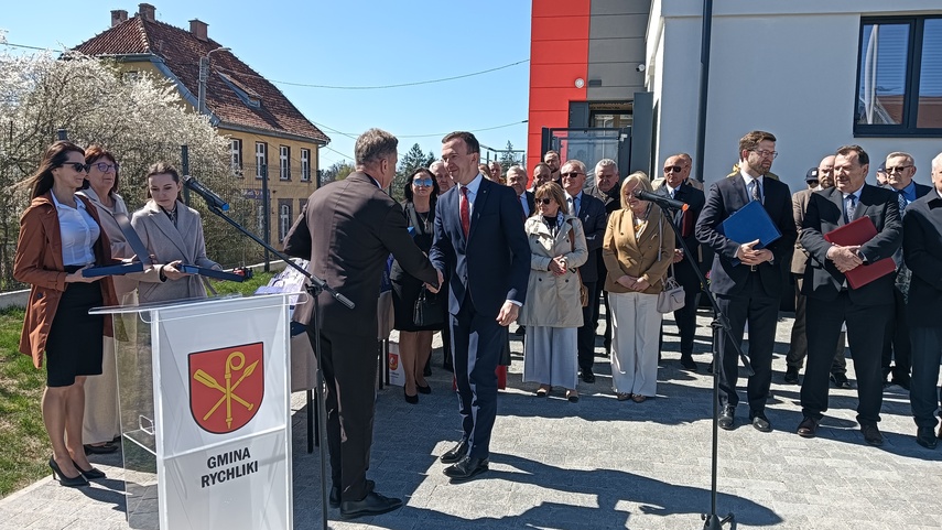 Urzędowe otwarcie z pompą  zdjęcie nr 346263