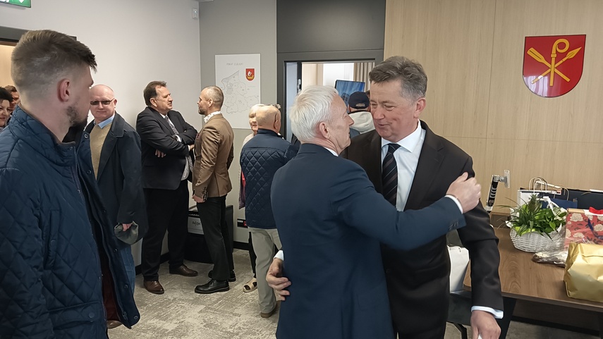 Urzędowe otwarcie z pompą  zdjęcie nr 346309