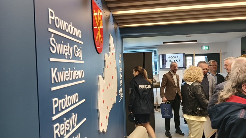 Urzędowe otwarcie z pompą  zdjęcie nr 346288