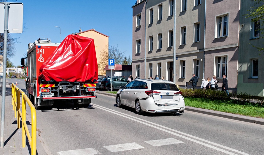 Nieostrożność przyczyną stłuczki zdjęcie nr 346347