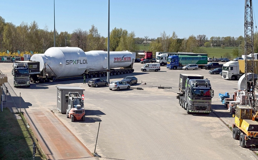 Wyjątkowy ładunek w porcie  zdjęcie nr 346363