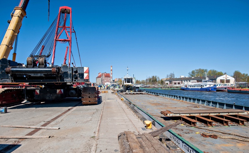 Wyjątkowy ładunek w porcie  zdjęcie nr 346370