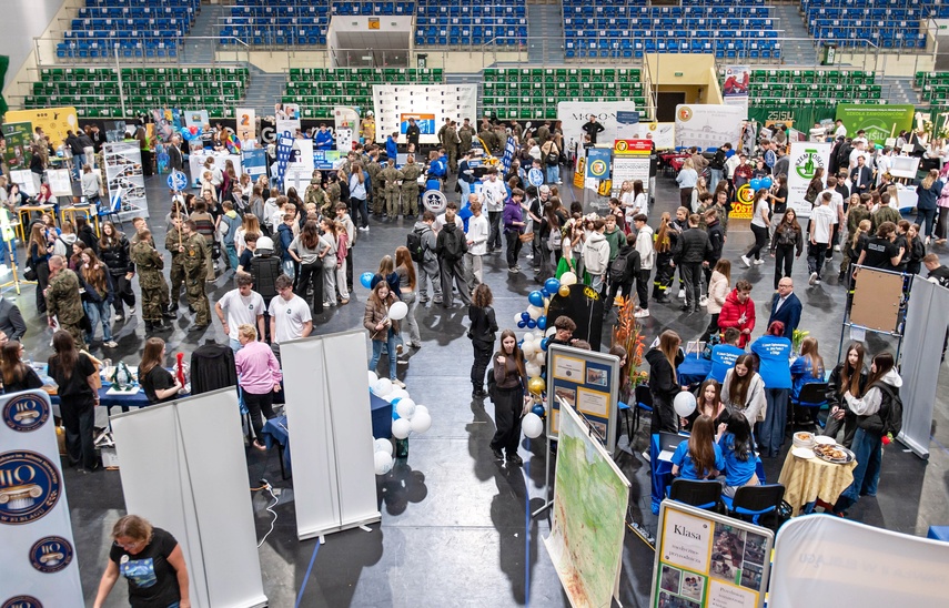 Młodzież szuka swojej przyszłości zdjęcie nr 346372