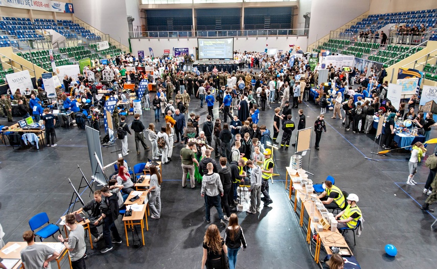 Młodzież szuka swojej przyszłości zdjęcie nr 346409