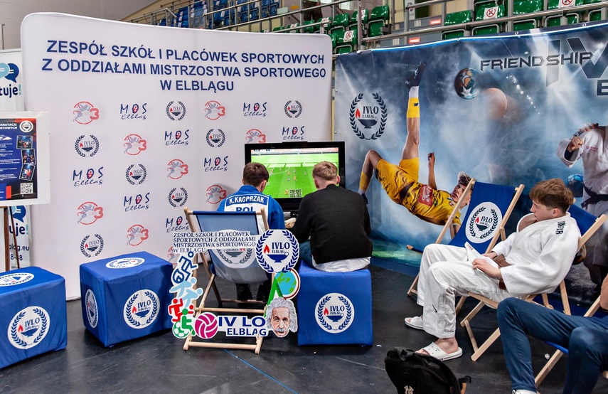 Młodzież szuka swojej przyszłości zdjęcie nr 346401