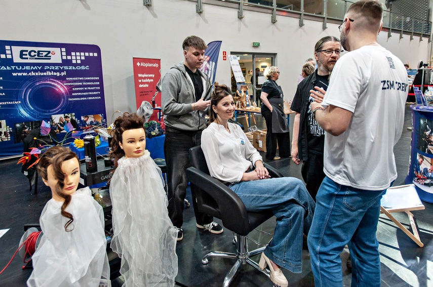 Młodzież szuka swojej przyszłości zdjęcie nr 346378