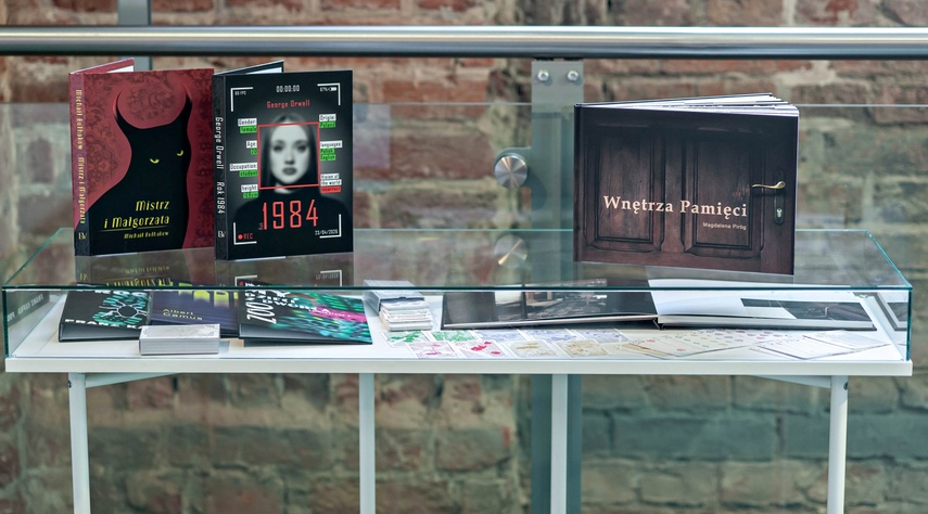 Absolwenci zaprezentowali swoją twórczość zdjęcie nr 346474