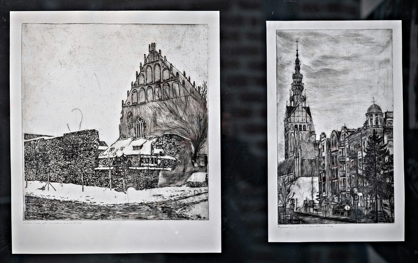 Absolwenci zaprezentowali swoją twórczość zdjęcie nr 346477