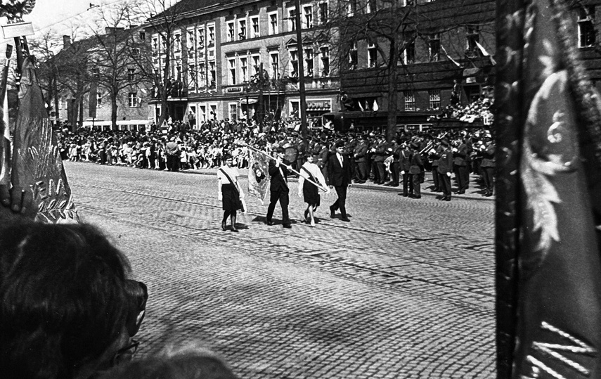 W pierwszomajowym pochodzie zdjęcie nr 346652