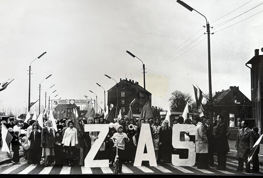 W pierwszomajowym pochodzie zdjęcie nr 346656