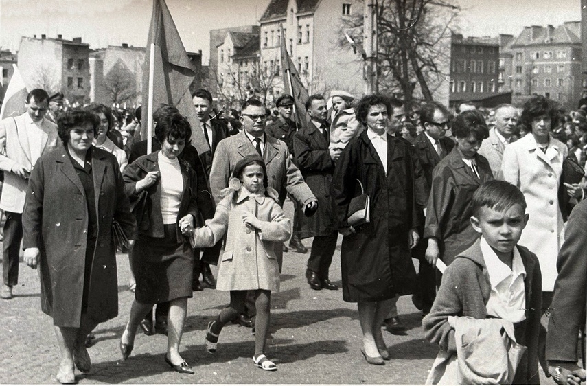 W pierwszomajowym pochodzie zdjęcie nr 346663