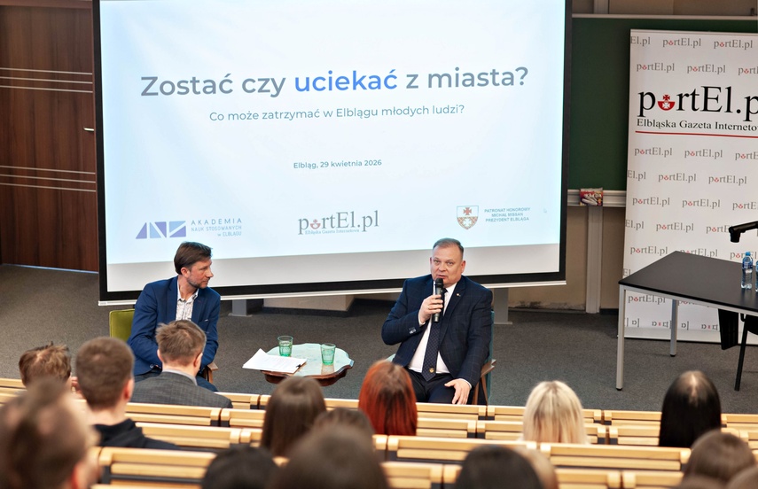 Młodzież debatowała z o tym, czy warto zostać w Elblągu zdjęcie nr 347087