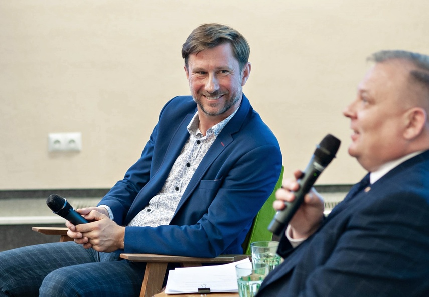 Młodzież debatowała z o tym, czy warto zostać w Elblągu zdjęcie nr 347086