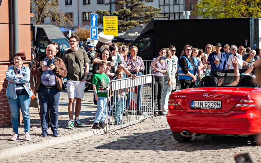 Kabriolety na Starym Mieście zdjęcie nr 347161