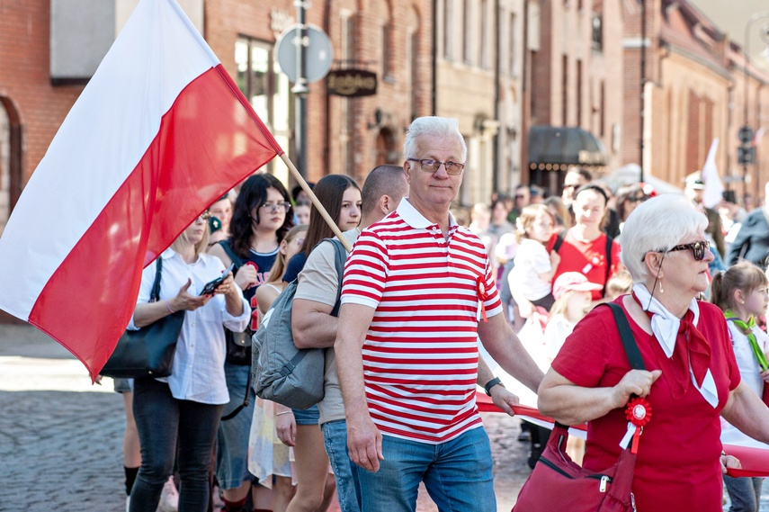Biało-czerwony marsz przeszedł przez Stare Miasto zdjęcie nr 347178