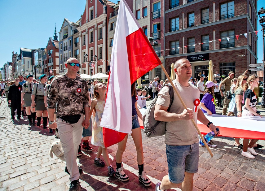 Biało-czerwony marsz przeszedł przez Stare Miasto zdjęcie nr 347190