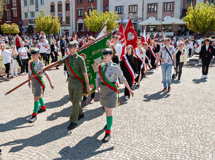 Uczcili rocznicę uchwalenia konstytucji zdjęcie nr 347251