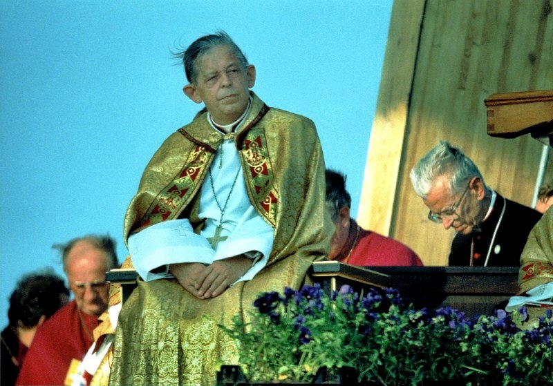 Papież na lotnisku (w obiektywie Henryka Myślińskiego) zdjęcie nr 347598