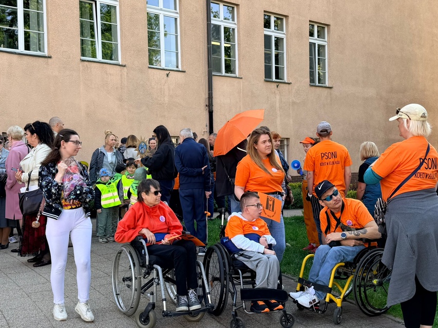 Przemaszerowali przez miasto, promując integrację zdjęcie nr 348138