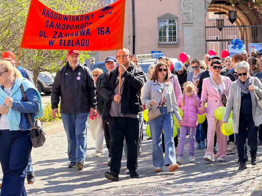 Przemaszerowali przez miasto, promując integrację zdjęcie nr 348126