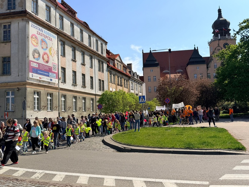 Przemaszerowali przez miasto, promując integrację zdjęcie nr 348124