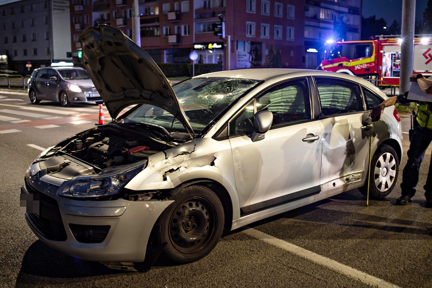Citroenem uderzył w motocyklistę zdjęcie nr 348224