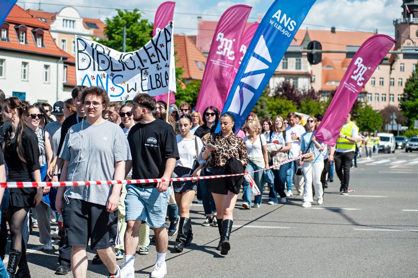 Studenci z kluczami miasta zdjęcie nr 348275
