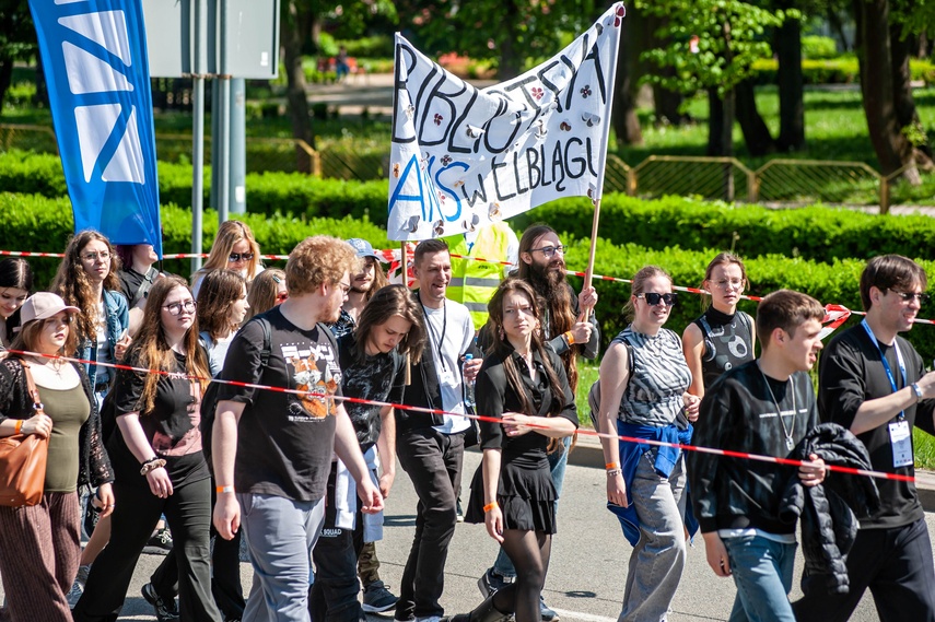 Studenci z kluczami miasta zdjęcie nr 348283