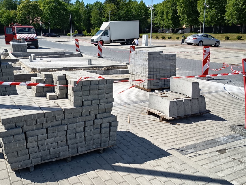 Więcej miejsc przy parku wodnym  zdjęcie nr 348677