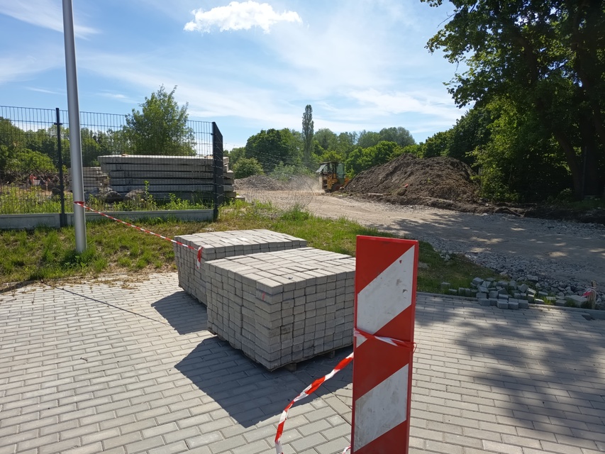 Więcej miejsc przy parku wodnym  zdjęcie nr 348683