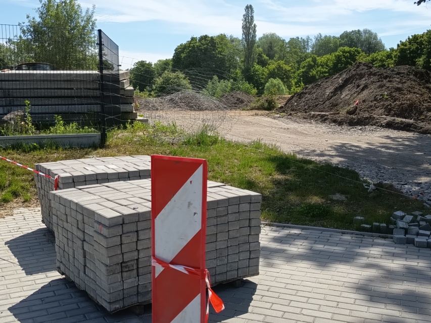 Więcej miejsc przy parku wodnym  zdjęcie nr 348681