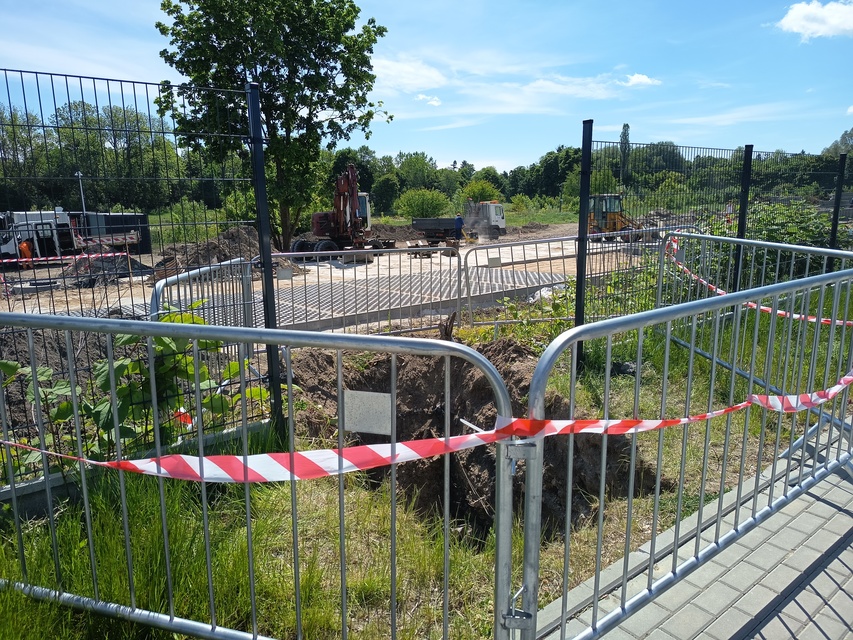 Więcej miejsc przy parku wodnym  zdjęcie nr 348674