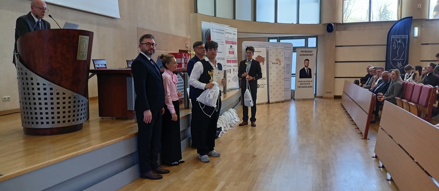 I LO z tytułem Brązowej Europejskiej Szkoły Praworządności RP 2026 i kolejnymi sukcesami uczniów zdjęcie nr 348703
