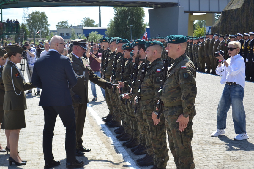 Wojskowe święto w elbląskim porcie zdjęcie nr 348757