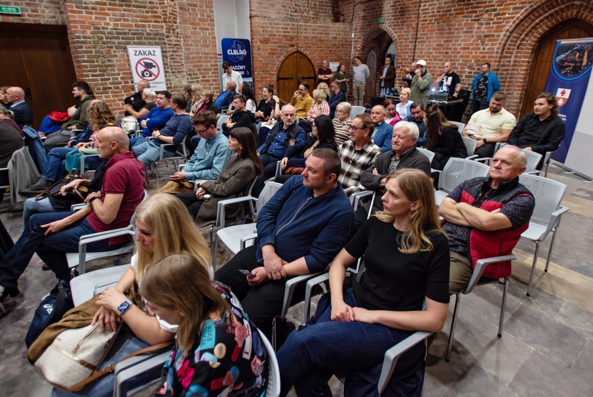 Między "Nie wierzę politykom" a "Jeszcze będzie przepięknie" zdjęcie nr 349363