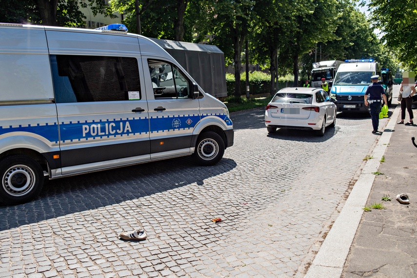 Potrącenie pieszego na Królewieckiej zdjęcie nr 350354