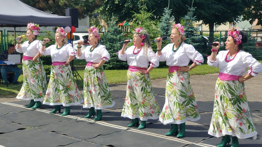 Festyn „Zobacz Uśmiech" połączył pokolenia i rozpoczął wakacje w wyjątkowej atmosferze zdjęcie nr 350427