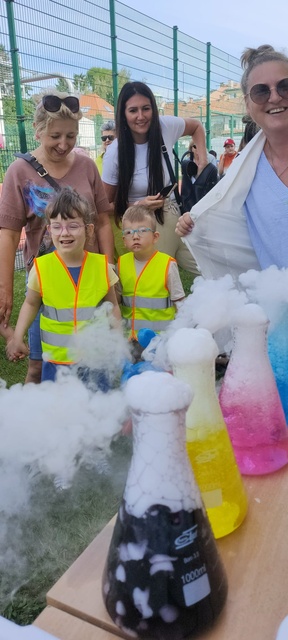 Festyn „Zobacz Uśmiech" połączył pokolenia i rozpoczął wakacje w wyjątkowej atmosferze zdjęcie nr 350404