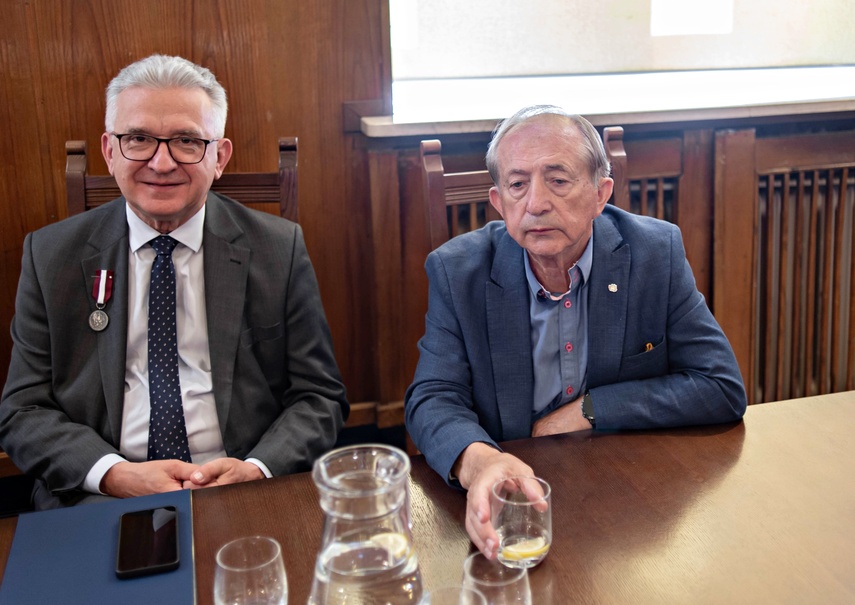 Prezydent z wotum zaufania  i absolutorium zdjęcie nr 350466