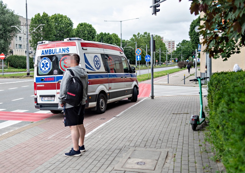 Potrącenie 14-latki na pasach zdjęcie nr 351277