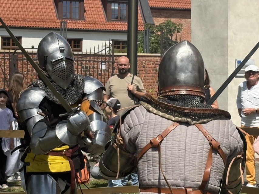 Mieczem w rywala, łukiem do celu zdjęcie nr 351350