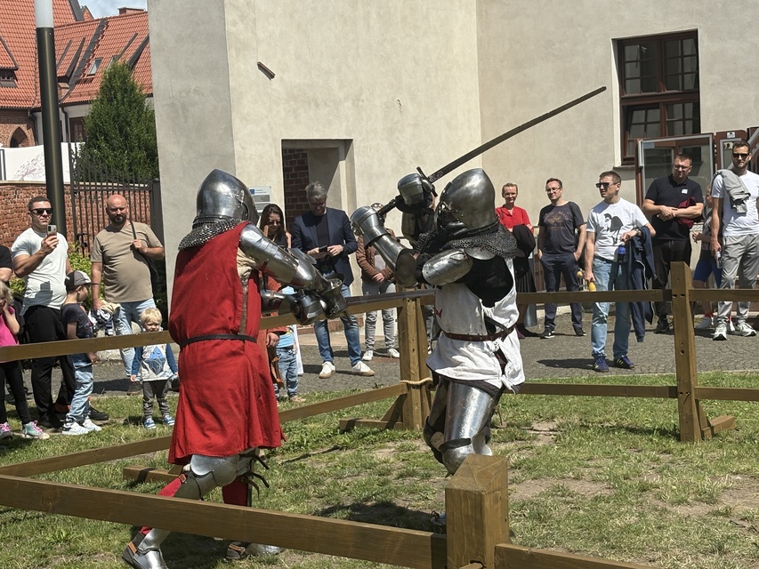 Mieczem w rywala, łukiem do celu zdjęcie nr 351354