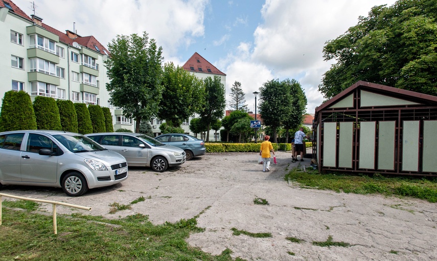 Planują przebudować parking przy urzędzie zdjęcie nr 351423