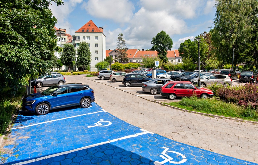 Planują przebudować parking przy urzędzie zdjęcie nr 351419