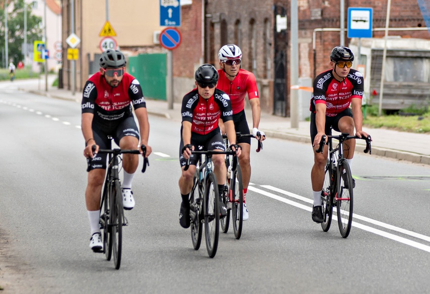 Ścigali się na szosie i rolkach. Road Race w Elblągu zdjęcie nr 351463