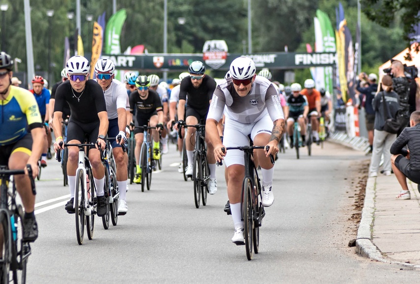 Ścigali się na szosie i rolkach. Road Race w Elblągu zdjęcie nr 351471