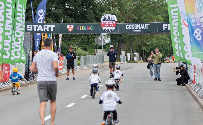 Ścigali się na szosie i rolkach. Road Race w Elblągu zdjęcie nr 351525