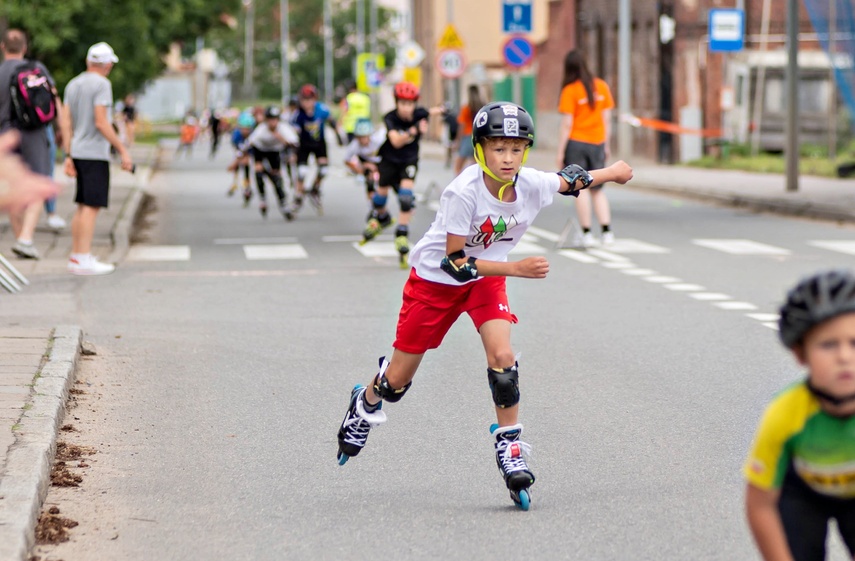 Ścigali się na szosie i rolkach. Road Race w Elblągu zdjęcie nr 351599