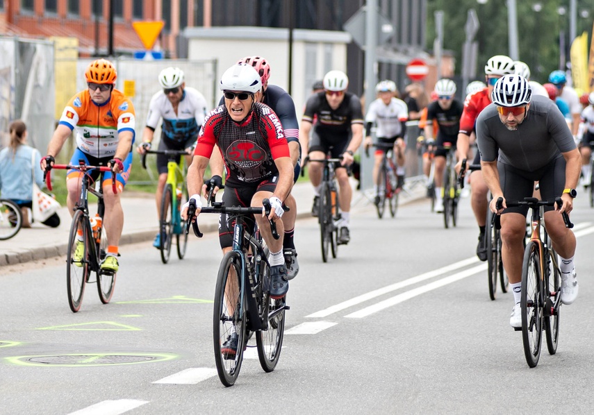 Ścigali się na szosie i rolkach. Road Race w Elblągu zdjęcie nr 351498